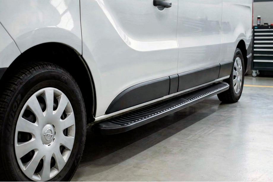 Opel Vivaro 2001–2015 Sidetrin Tayga Black (2 stk., aluminium) Image