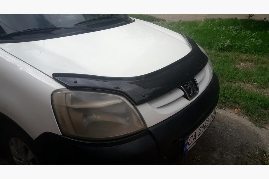 Peugeot Partner 1996–2008 Motorhjelmsdeflektor Eurocap (2003-2008) Image