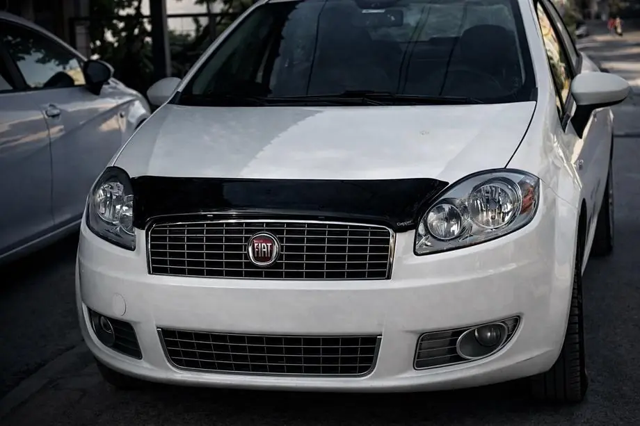 Fiat Linea 2006–2018 Motorhjelmsdeflektor (EuroCap) Image