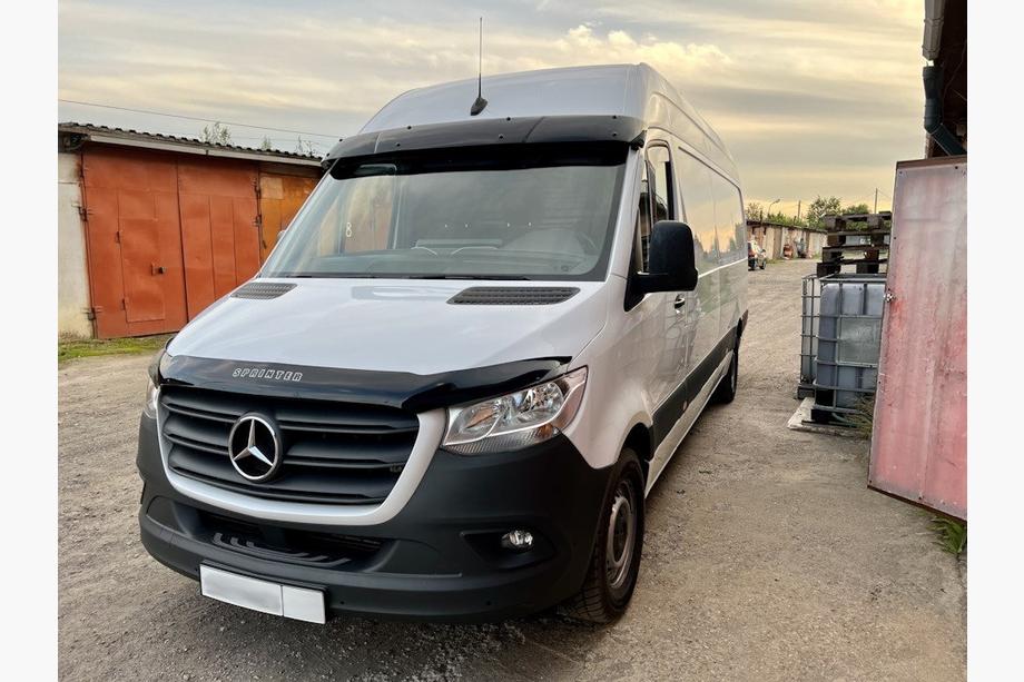 Mercedes Sprinter W907/W910 2018– Forrudevisir (sort højglans, 5 mm) Foto 3