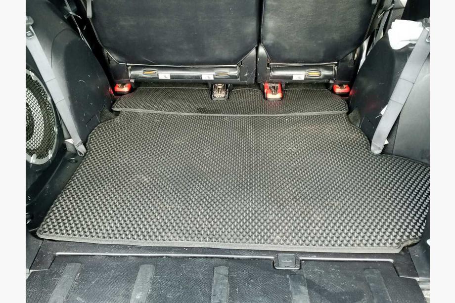 Mitsubishi Outlander 2006–2012 Bagagerumsmåtte (EVA, sort) 7-personers Med subwoofer Foto 8