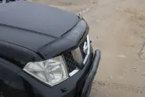Nissan Navara 2006–2015 Motorhjelmsdeflektor (EuroCap) foto 4