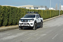 Nissan Navara/NP300 2016– Motorhjelmsdeflektor (EuroCap) foto 4