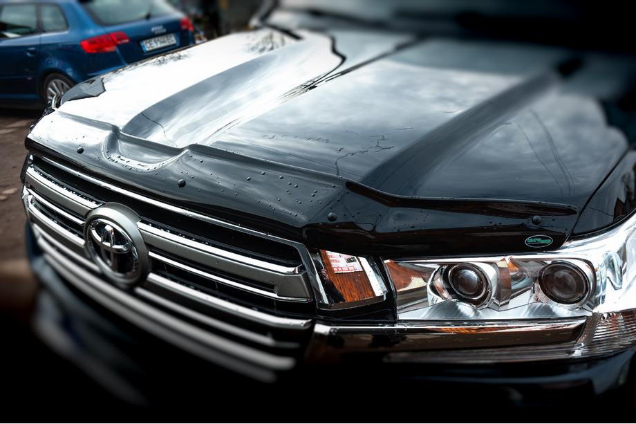 Toyota Land Cruiser 200 2007–2021 Motorhjelmsdeflektor 2015+ (EuroCap) Image