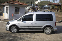 Volkswagen Caddy 2015–2020 Sæt med sidepyntlister og skærmforøgere foto 2