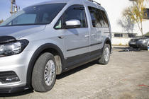 Volkswagen Caddy 2015–2020 Sæt med sidepyntlister og skærmforøgere foto 36