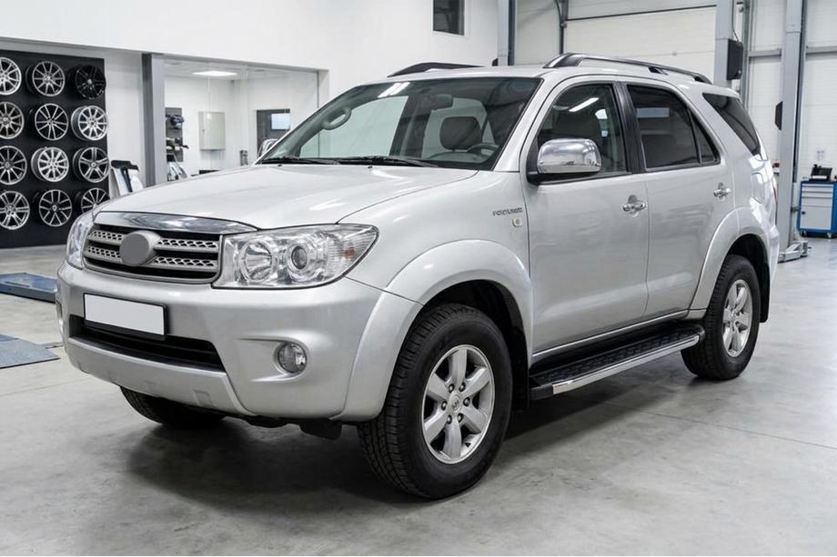 Toyota Fortuner 2006–2015 Sidetrin BlackLine (2 stk., alu) Image