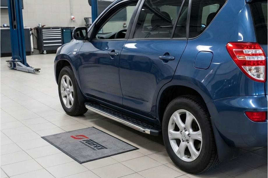 Toyota Rav 4 2006–2013 BlackLine sidetrin (2 stk., aluminium) Image