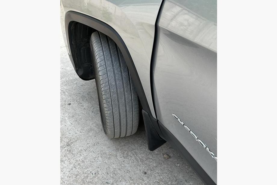 Jeep Cherokee KL 2013– Stænklapper Premium (2013-2019, 4 stk.) Foto 2