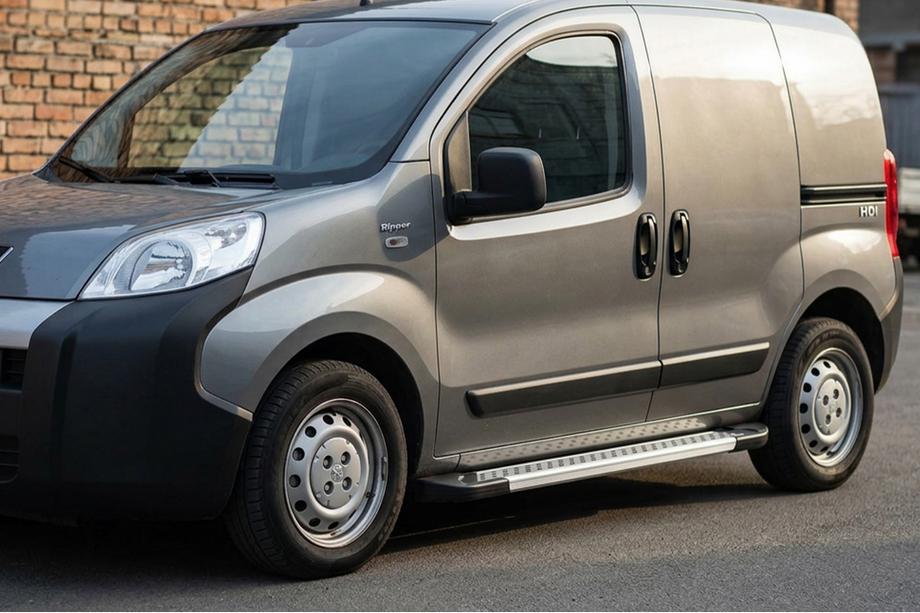 Peugeot Bipper 2008–2017 Sidetrin New Vision Grey (2 stk., aluminium) Image
