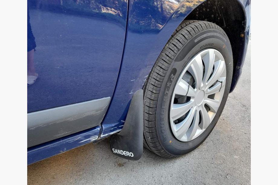 Renault Sandero 2007–2013 Forreste stænklapper (2 stk.) Image