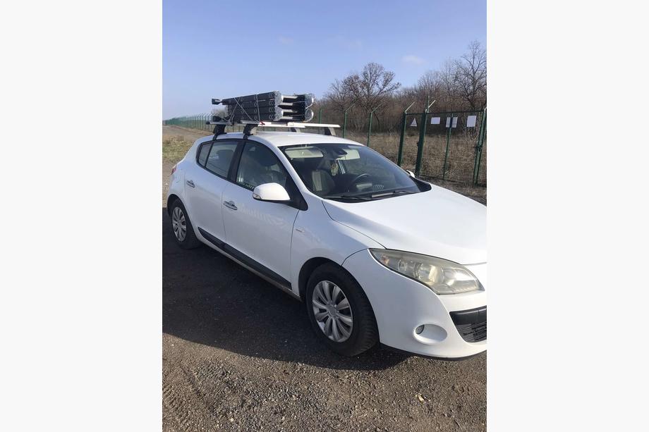 Renault Megane III 2009–2016 Tagbøjler til glat tag (2 stk, Asaf V4) Foto 1
