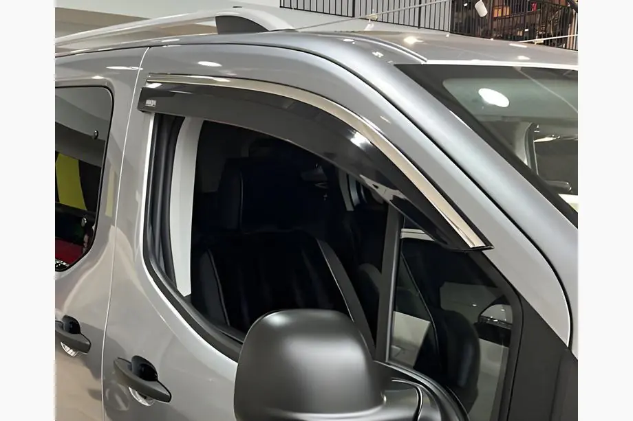 Opel Combo 2019– Vindafvisere med kromliste (2 stk., Niken) Image