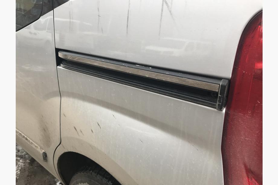 Fiat Fiorino/Qubo 2008–2024 Kromliste under skydedør (2 stk., rustfrit stål) Foto 4