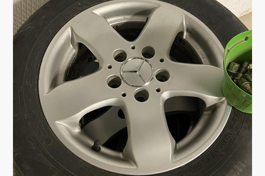 Mercedes-Benz Centerkapsler til fælge 75/71 mm uden ring (4 stk., grå) Foto 2