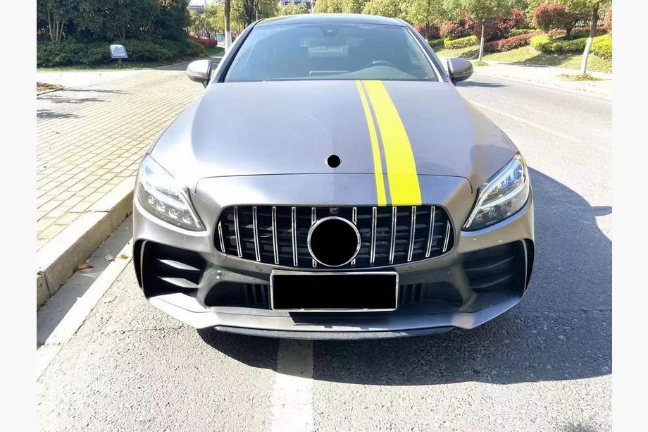 Mercedes C-klasse W205 2014–2021 Bodykit-sæt med komplet bagkofanger (Black Mamba C63GT-design) Foto 6