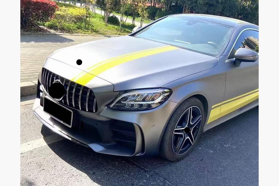 Mercedes C-klasse W205 2014–2021 Bodykit-sæt med komplet bagkofanger (Black Mamba C63GT-design) Foto 7