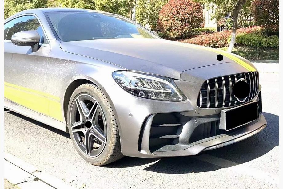 Mercedes C-klasse W205 2014–2021 Bodykit-sæt med komplet bagkofanger (Black Mamba C63GT-design) Foto 8