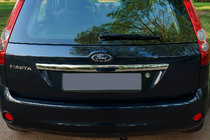 Ford Fiesta 2002–2008 Liste over nummerplade (rustfrit stål) Carmos - Tyrkisk stål foto 1