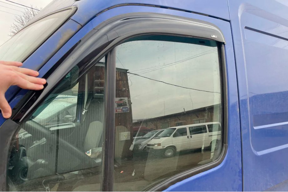 Iveco Daily 2006–2014 Vindafvisere til sideruder (2 stk., HIC) Foto 5