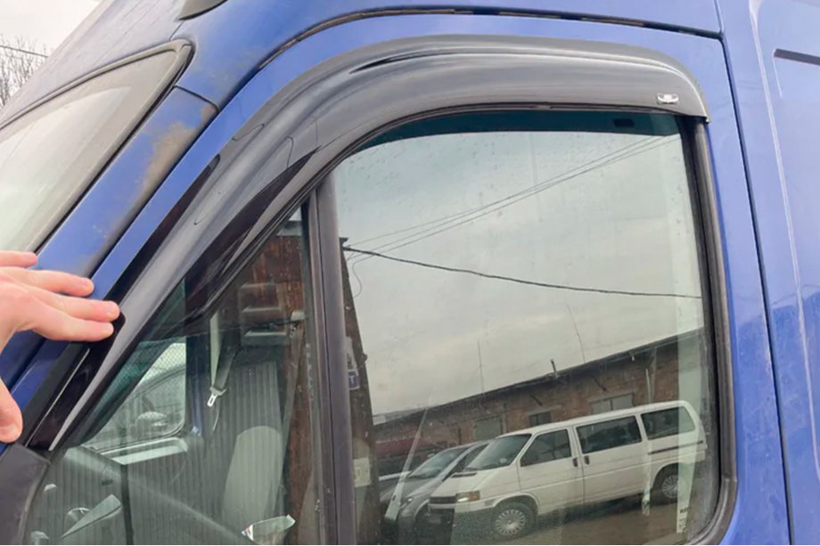 Iveco Daily 2006–2014 Vindafvisere til sideruder (2 stk., HIC) Foto 6