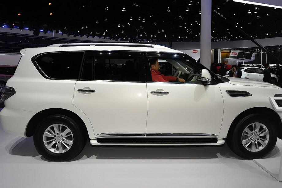 Nissan Patrol Y62 2010–2024 Dørlister (4 stk., krom) Foto 4