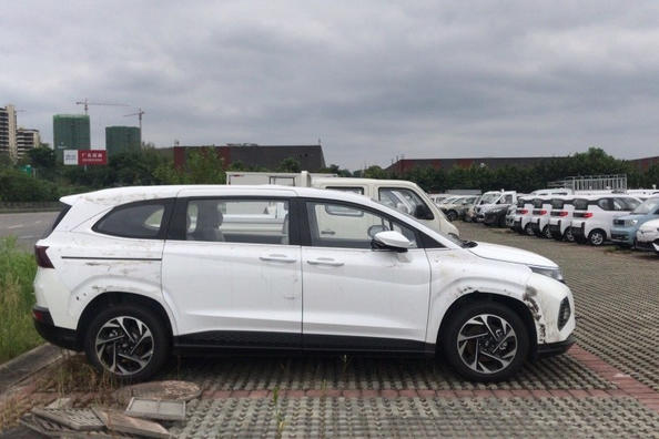 Hyundai præsenterer den nye minivan Custo Foto 2