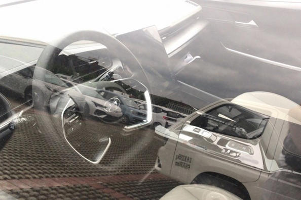Hyundai præsenterer den nye minivan Custo Foto 3