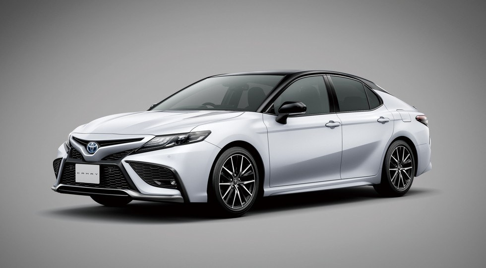 Opdaterede Toyota Camry får debut i Japan