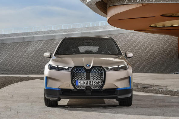 Elektrisk SUV BMW iX – teknologisk flagskib fra BMW