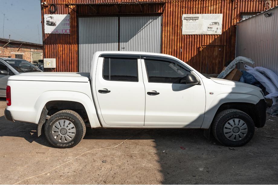 Volkswagen Amarok 2010–2022 Vindafvisere med kromliste (4 stk., Niken) Foto 6