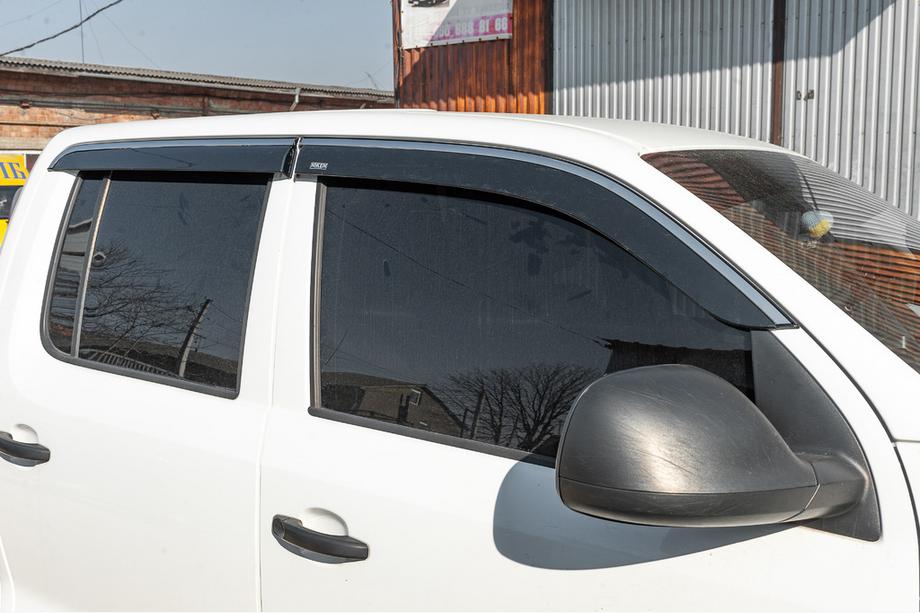 Volkswagen Amarok 2010–2022 Vindafvisere med kromliste (4 stk., Niken) Foto 2