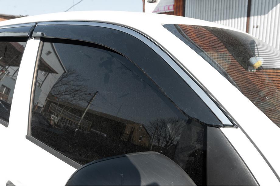 Volkswagen Amarok 2010–2022 Vindafvisere med kromliste (4 stk., Niken) Foto 4