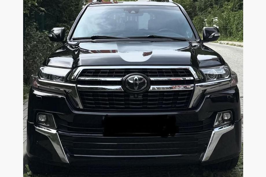 Toyota Land Cruiser 200 2007–2021 Kølergrill 2016-2021 (design 2021) Foto 11