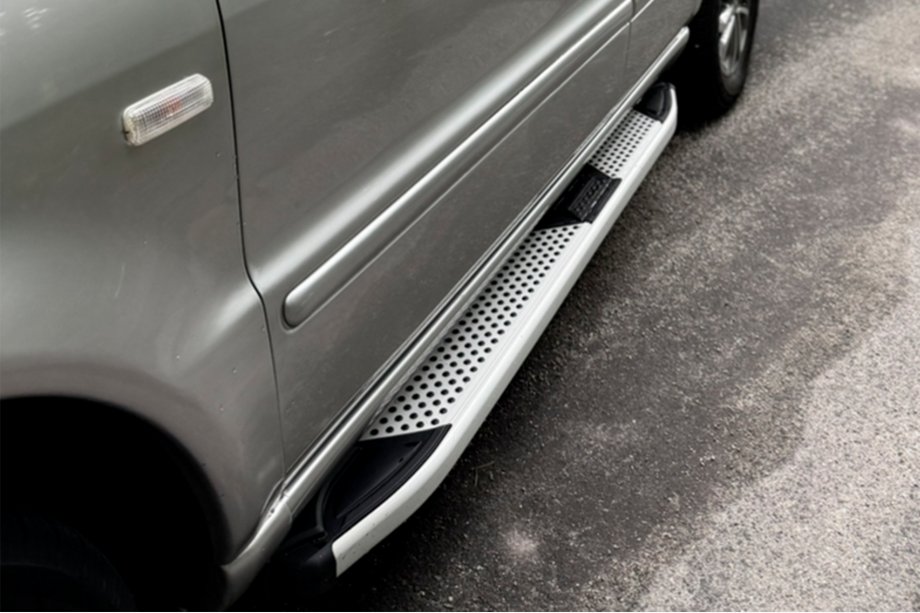 Mercedes ML W163 1997–2005 Mevsim Grey sidetrin (2 stk., aluminium) Image