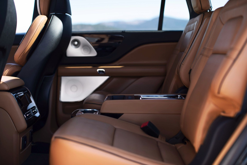 Premium syvsæders SUV: Lincoln Aviator