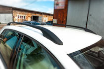 Volkswagen Golf 7/E-Golf 2012–2020 OmsaLine Solid tagrælinger (2 stk., sorte) foto 5
