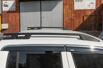 Volkswagen Amarok 2010–2022 Tagrælinger OmsaLine Sport (2 stk., sorte) foto 2