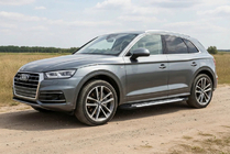 Audi Q5 2017–2025 Sidetrin Line (2 stk., aluminium) foto 1