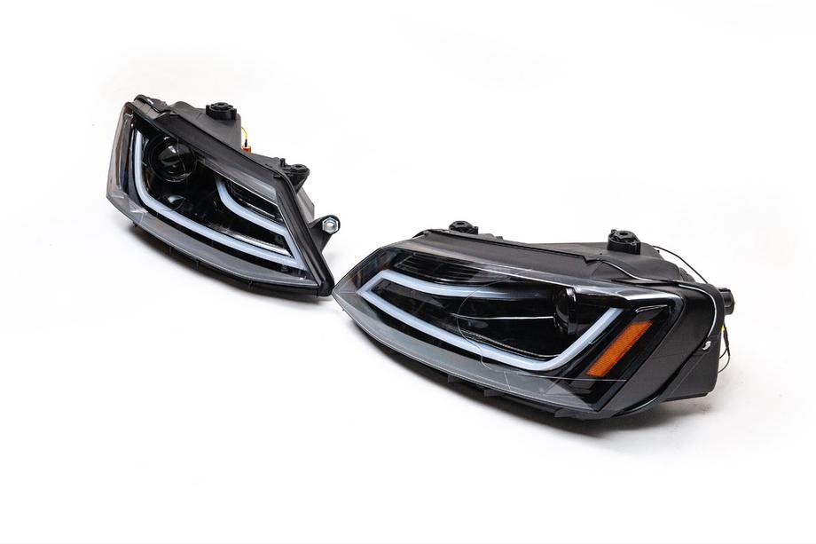 Volkswagen Jetta 2011–2018 Forlygter til USA (2 stk., LED) Image