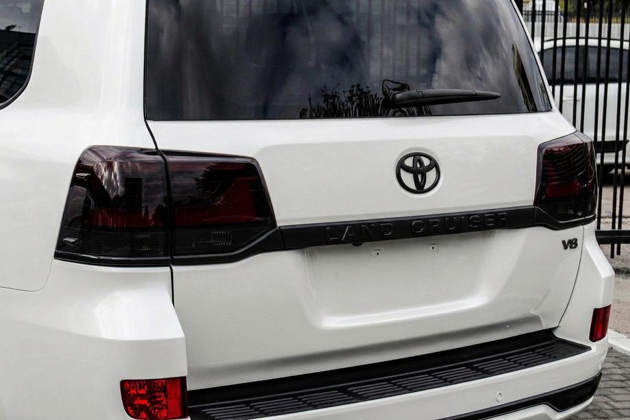 Toyota Land Cruiser 200 2007–2021 Baglygter 2016-2021 (Sequential Black) Image