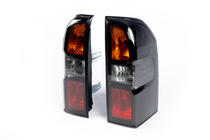 Nissan Patrol Y61 1997–2011 Baglygter Dark Safari (2004-2008, 2 stk.) foto 5