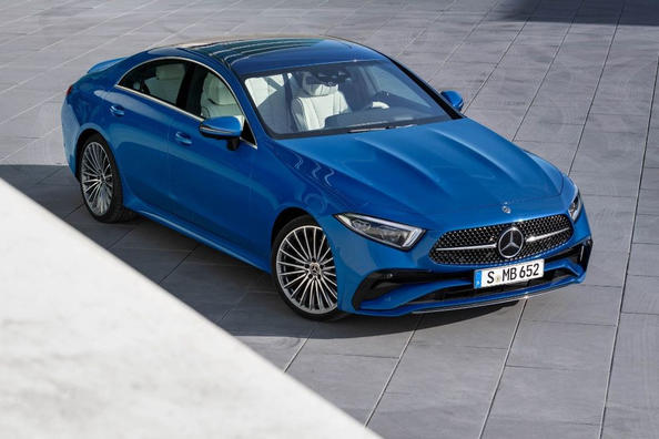 Firehjulstrukken coupé-lignende sedan Mercedes-Benz CLS-Class