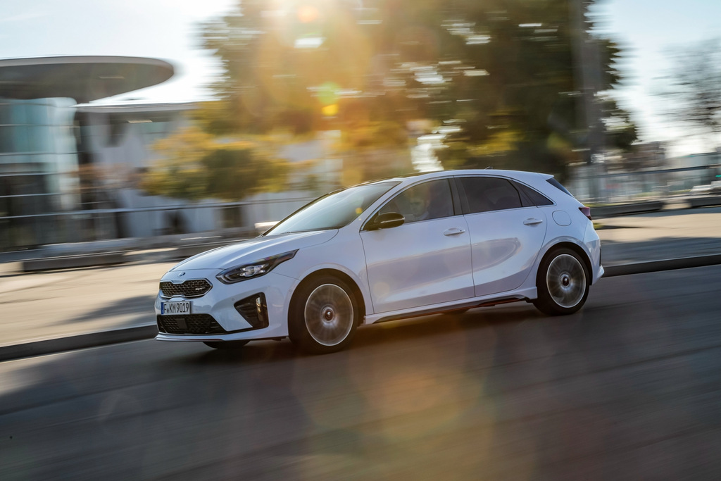 Test af den sporty hatchback KIA Ceed GT