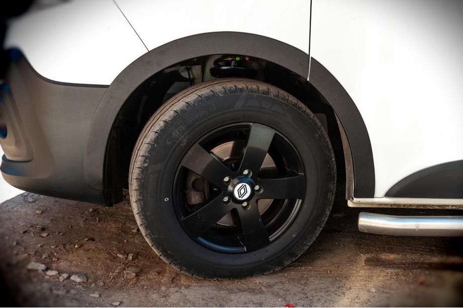 Opel Vivaro 2015–2019 Hjulbuekanter (6 stk., sorte, ABS) Image