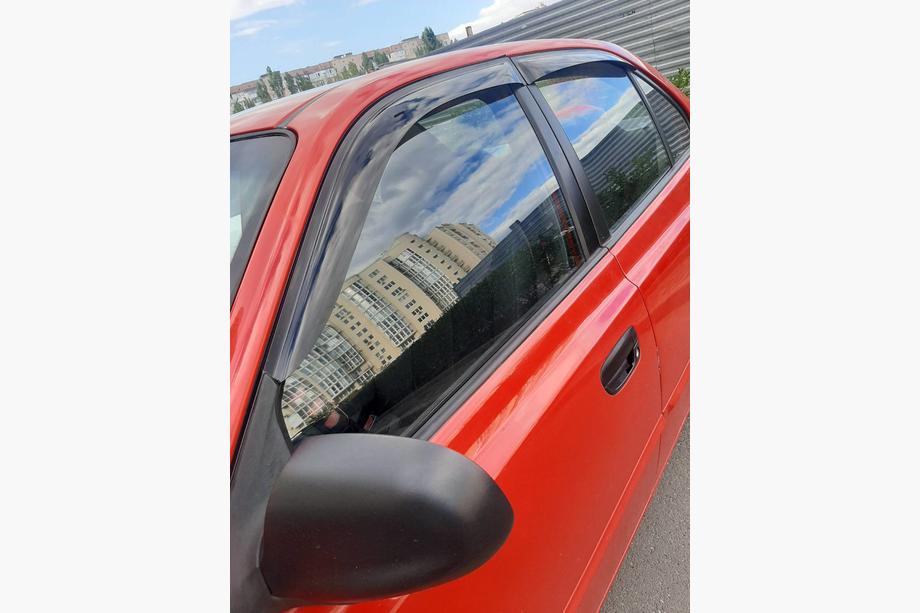 Hyundai Accent 2000–2006 Vindafvisere til sideruder (4 stk., ANV) Image