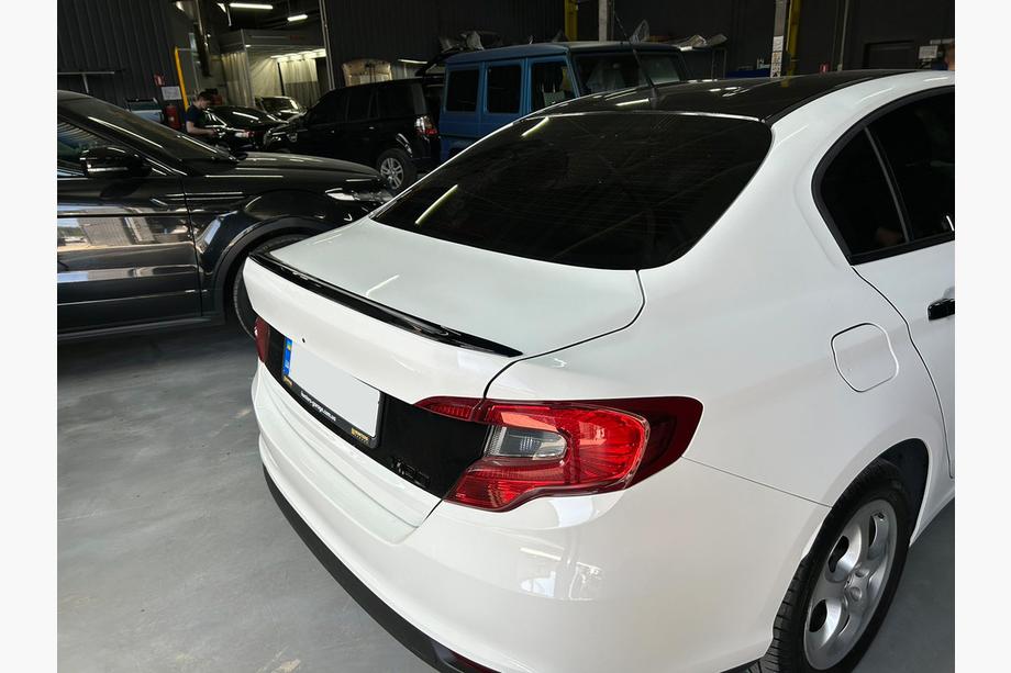 Fiat Tipo 2016– LIP lipspoiler (Sunplex, sort) (119,1 cm x 5,5 cm) Image