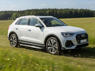 Audi Q3 2019–2025 BlackLine sidetrin (2 stk., aluminium) foto 1