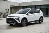 Hyundai Bayon 2021– Sidetrin Vision New Grey (2 stk., aluminium) foto 1