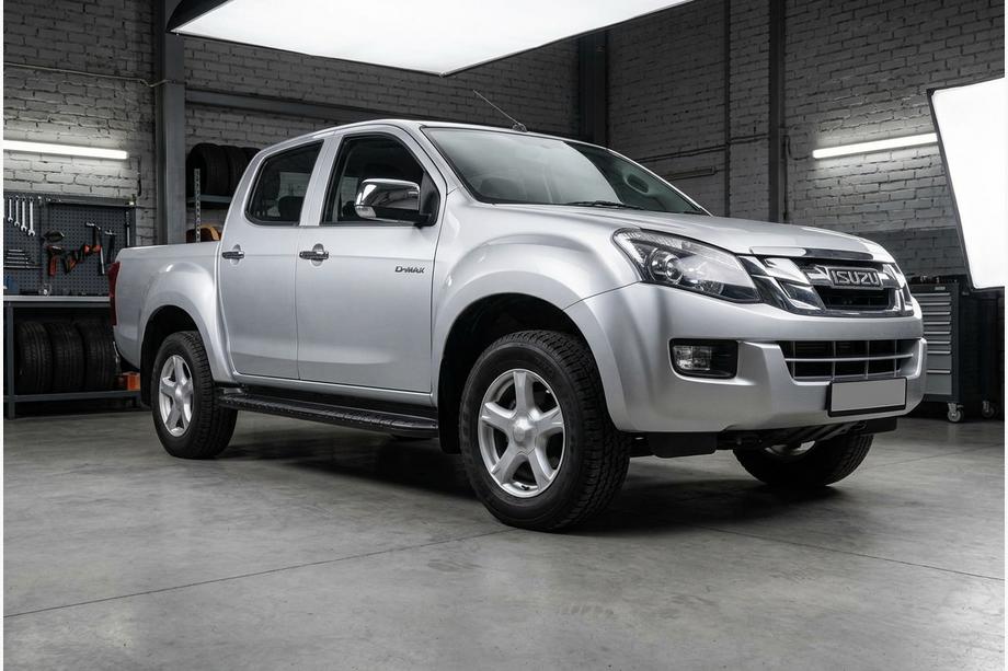 Isuzu D-Max 2011–2019 Sidetrin Bosphore Black (2 stk., aluminium) Image